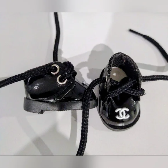 Labubu Stylish Faux Black Leather Outfit With Hat - Picture 4 of 6